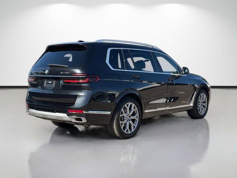 Used 2023 BMW X7 xDrive40i image 3