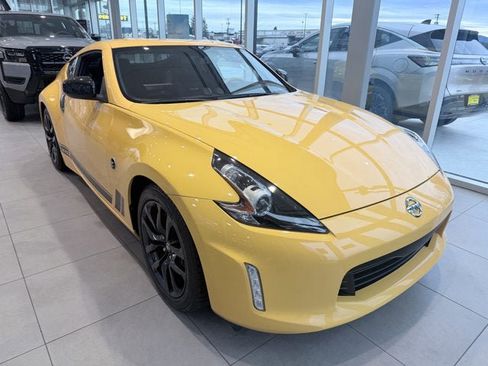 Used 2019 Nissan 370Z w/ Sport Package image 3