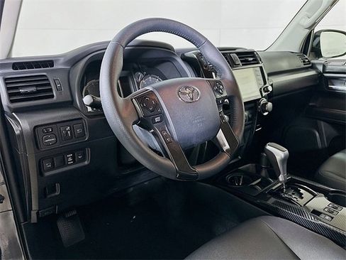 Used 2022 Toyota 4Runner TRD Off-Road Premium image 9