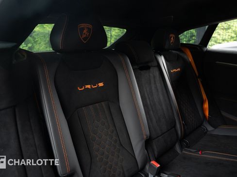 Used 2021 Lamborghini Urus AWD/4WD image 42
