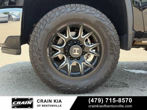 Used 2024 Chevrolet Silverado 2500 LTZ w/ LTZ Premium Package AWD/4WD image 33