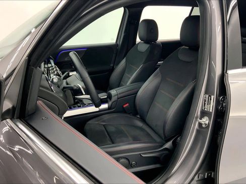 Used 2022 Mercedes-Benz GLB 250 image 21