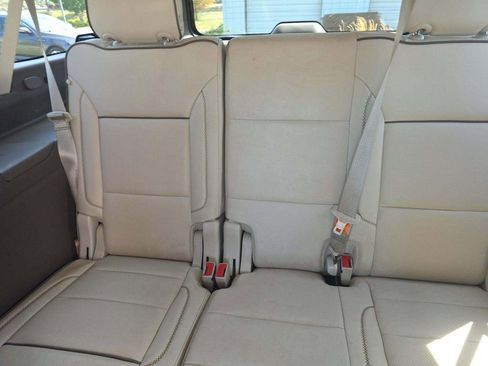 Used 2022 GMC Yukon XL Denali w/ Advanced Technology Package AWD/4WD image 6