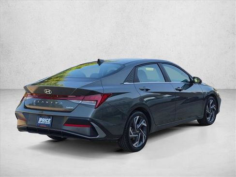 Used 2024 Hyundai Elantra Limited FWD image 5