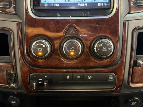 Used 2013 RAM 2500 Tradesman w/ Chrome Appearance Group AWD/4WD image 16
