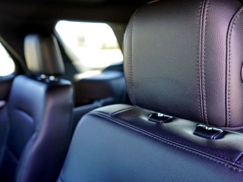 Used 2018 Ford Explorer XLT w/ Equipment Group 202A image 27