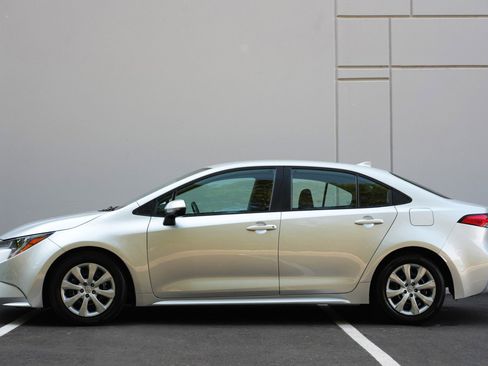 Used 2023 Toyota Corolla LE FWD image 8