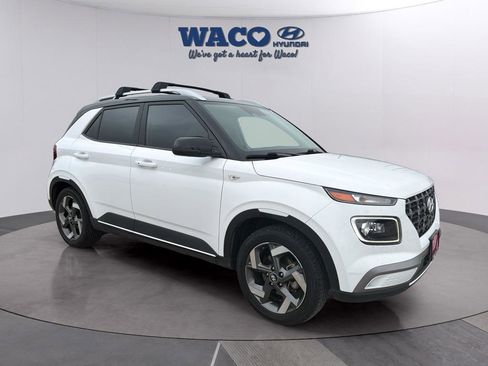 Used 2024 Hyundai Venue Limited FWD image 9