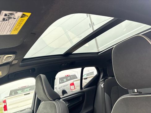 Used 2022 Volvo XC40 T4 R-Design w/ Protection Package Premier image 26