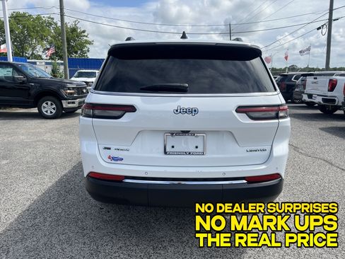 Used 2022 Jeep Grand Cherokee L Limited AWD/4WD image 3
