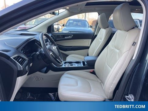 Used 2022 Ford Edge Titanium w/ Class II Trailer Tow Package image 25