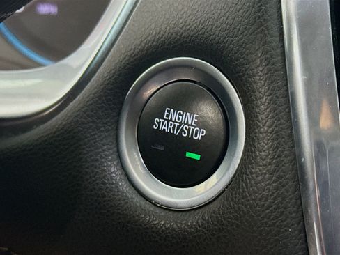 Used 2020 Chevrolet Traverse LT w/ LT Premium Package image 21