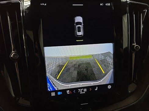 Used 2023 Volvo XC60 B5 Plus image 19