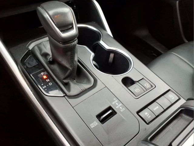 Used 2022 Toyota Highlander XLE FWD image 24