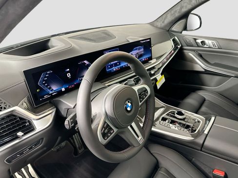 New 2026 BMW X7 M60i image 9