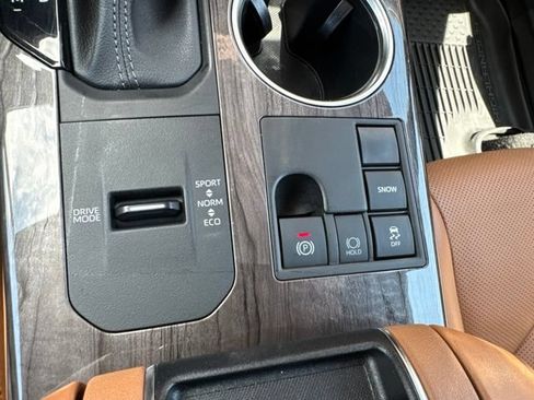 Used 2023 Toyota Highlander Platinum FWD image 13