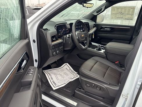 New 2026 Chevrolet Suburban High Country AWD/4WD image 17