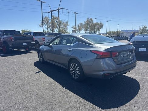 Used 2023 Nissan Altima 2.5 SV FWD image 13