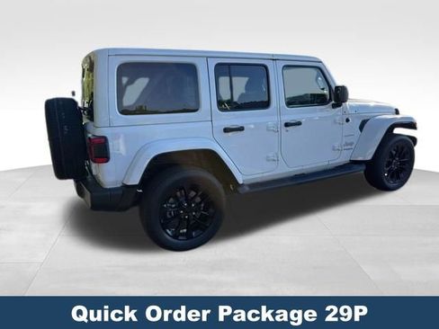 Used 2022 Jeep Wrangler Unlimited Sahara w/ Cold Weather Group image 6