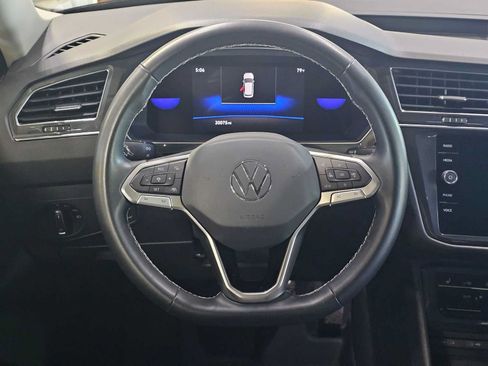 Used 2023 Volkswagen Tiguan SE w/ Panoramic Sunroof Package FWD image 19