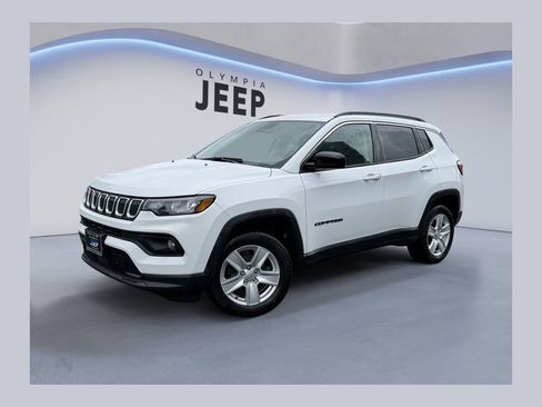Certified 2022 Jeep Compass Latitude image 1
