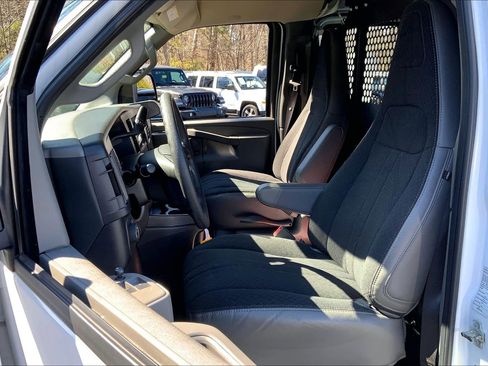 Used 2024 GMC Savana 2500 w/ Driver Convenience Package image 25