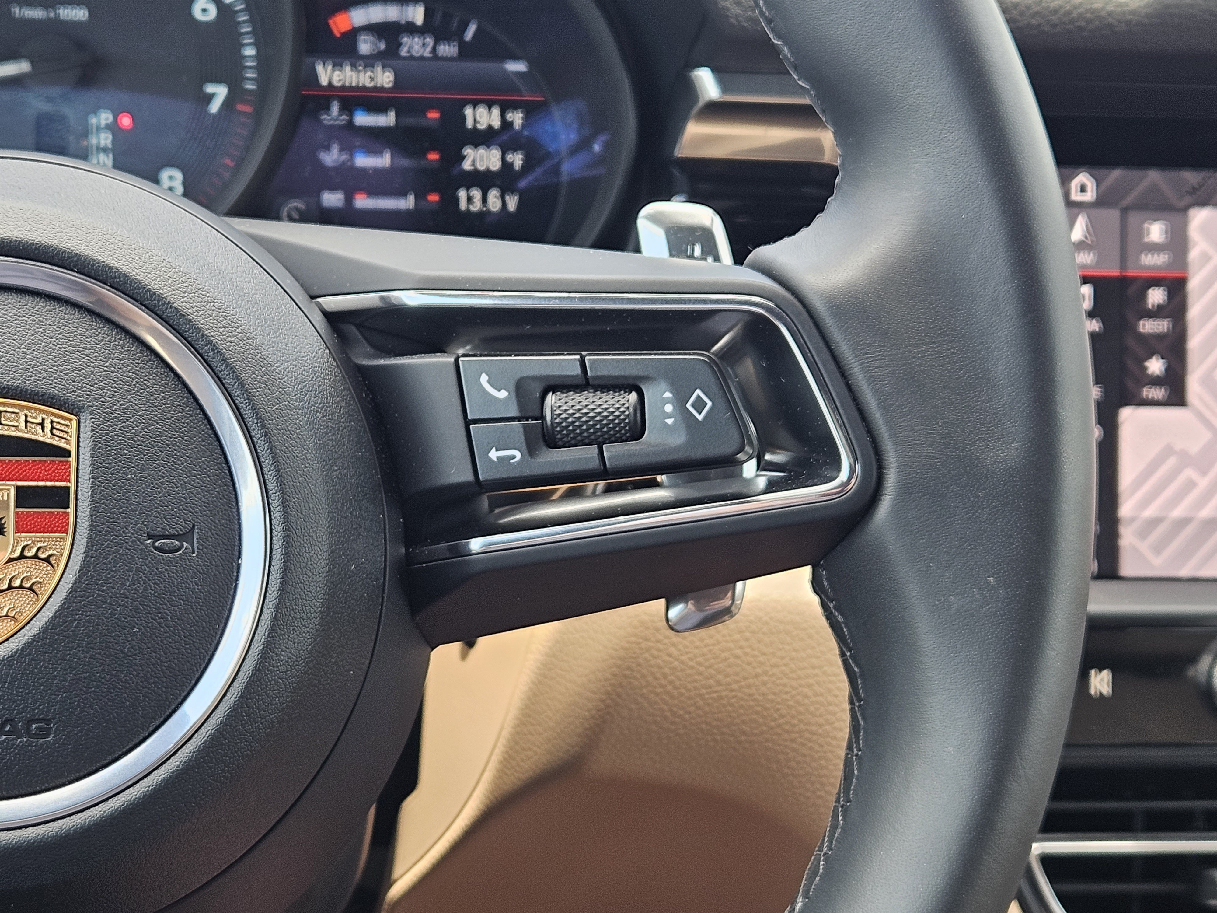 Certified 2026 Porsche Macan AWD/4WD image 28