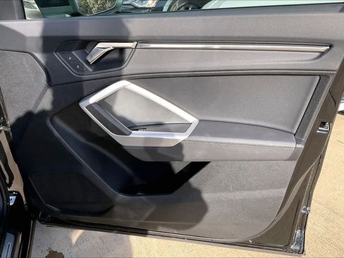 Certified 2025 Audi Q3 2.0T Premium w/ Convenience Package image 21