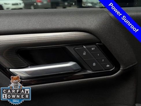 Used 2025 GMC Sierra 2500 AT4 w/ AT4 Premium Plus Package AWD/4WD image 27