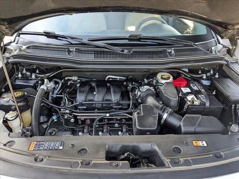 Used 2016 Ford Explorer XLT w/ Equipment Group 201A image 23