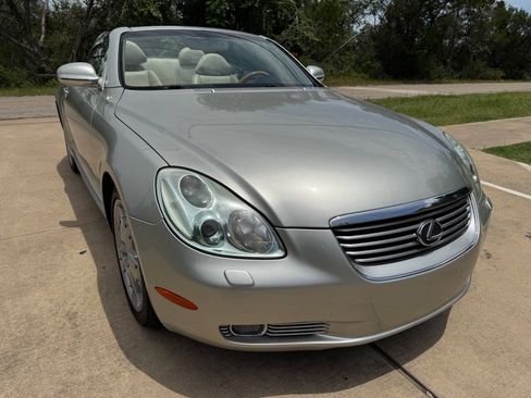 Used 2005 Lexus SC 430 Convertible RWD image 3