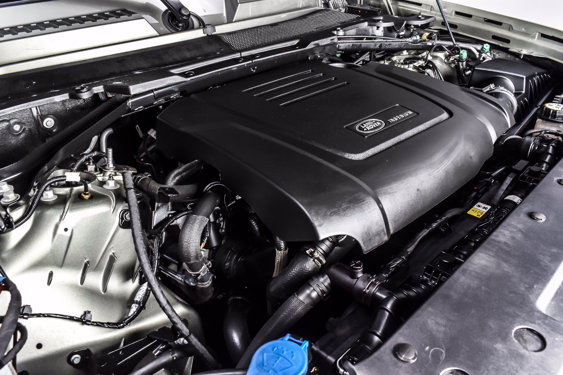 Used 2024 Land Rover Defender 110 S AWD/4WD image 9
