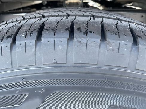 New 2026 Nissan Frontier S image 19