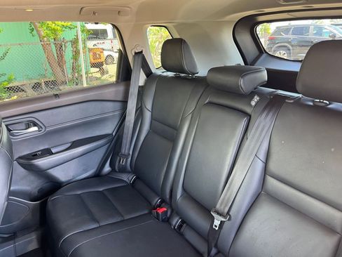 Used 2023 Nissan Rogue SL w/ SL Premium Package image 39