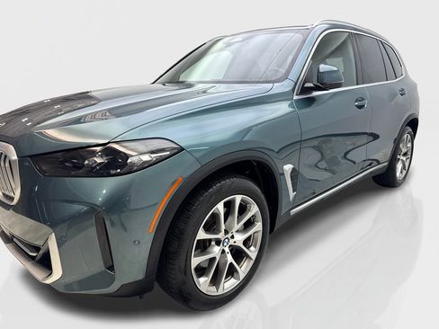 Used 2024 BMW X5 xDrive40i w/ Parking Assistance Package AWD/4WD image 11