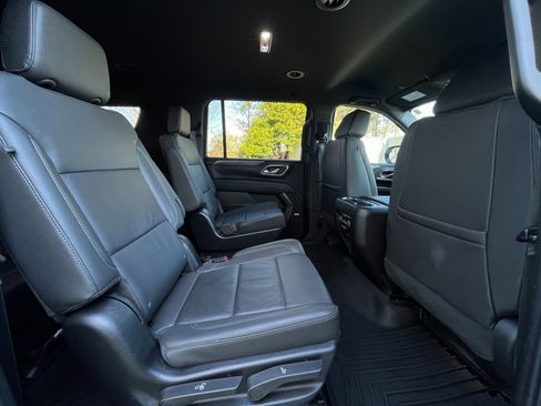 Used 2024 Chevrolet Suburban LT image 36