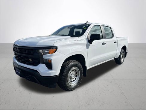 Used 2024 Chevrolet Silverado 1500 W/T w/ Trailering Package AWD/4WD image 2