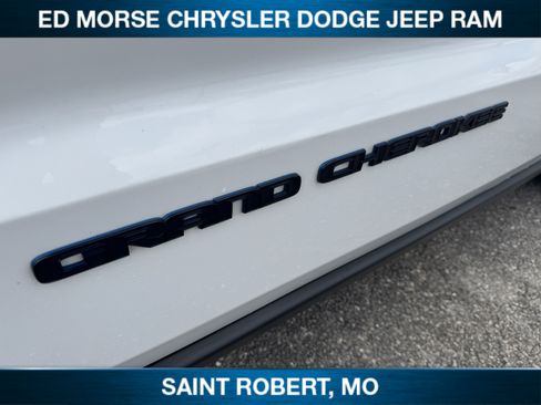 Used 2019 Jeep Grand Cherokee Laredo AWD/4WD image 10