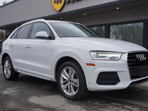 Used 2017 Audi Q3 2.0T Premium w/ Convenience Package image 3