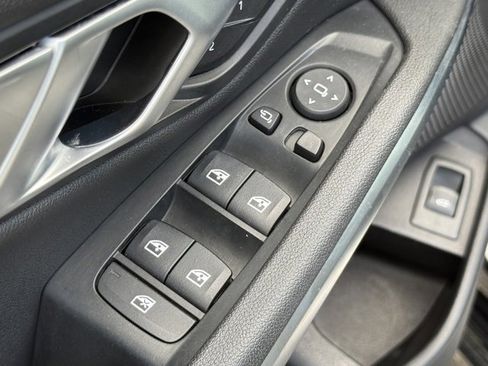 Used 2021 BMW 330i Sedan w/ Driving Assistance Package image 18