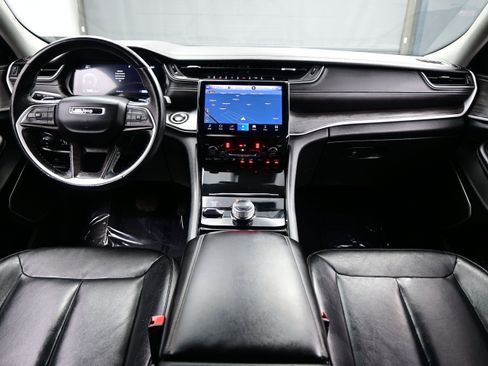 Used 2022 Jeep Grand Cherokee L Limited AWD/4WD image 18
