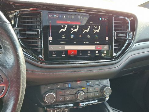 Used 2024 Dodge Durango GT image 17