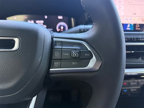 Used 2023 Jeep Compass High Altitude image 23