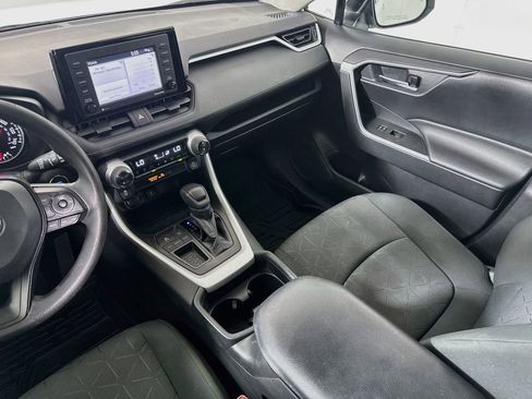 Used 2021 Toyota RAV4 XLE FWD image 21