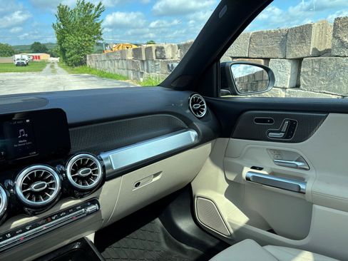 Used 2020 Mercedes-Benz GLB 250 4MATIC image 14