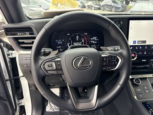 Used 2024 Lexus GX 550 w/ Cold Area Package AWD/4WD image 14