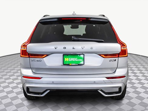 Used 2025 Volvo XC60 B5 Plus image 7