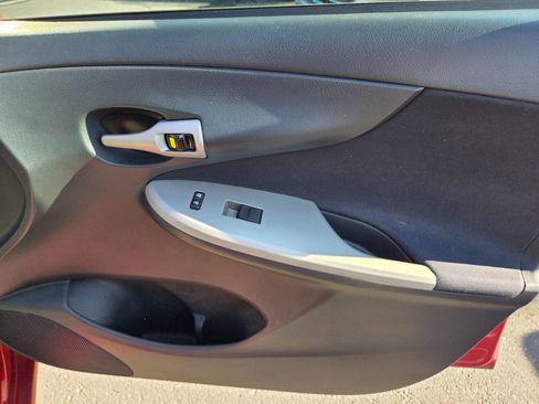 Used 2013 Toyota Corolla LE Special Edition image 13