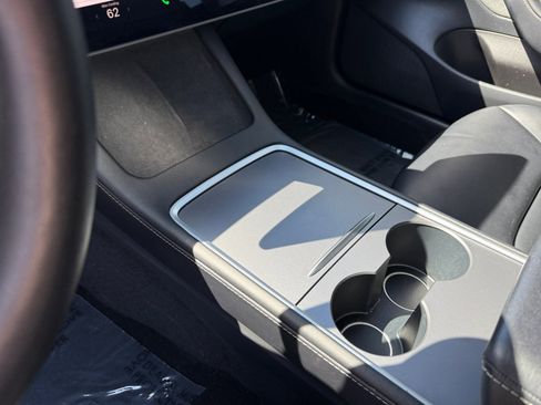 Used 2021 Tesla Model 3 Standard Range Plus image 13