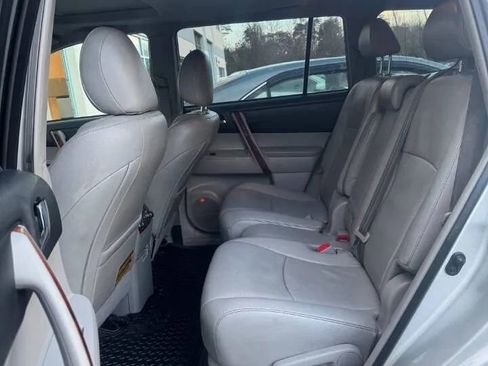 Used 2013 Toyota Highlander Limited image 10